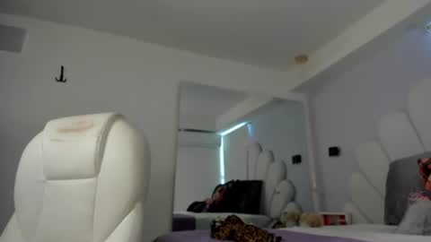 martinaa_roberts online show from July 7, 12:41 pm