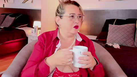 Snapshot of martinacaicedo chatting on January 10, 10:28 am Martina Caicedo online show from January 10, 10:28 am