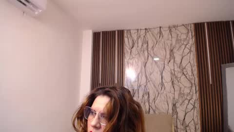Snapshot of martinaguzmann chatting on February 21, 2:17 am Martina online show from February 21, 2:17 am