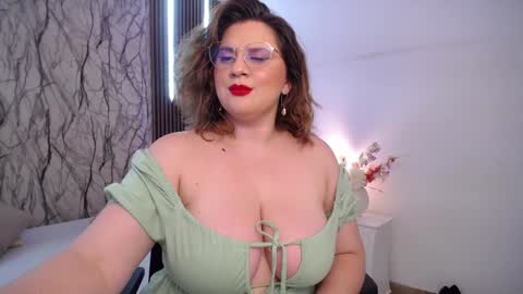 Snapshot of martinaguzmann chatting on February 9, 3:11 am Martina online show from February 9, 3:11 am