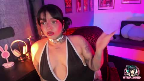Snapshot of martinarouseee chatting on February 12, 10:04 pm Val online show from February 12, 10:04 pm