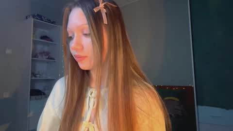 Snapshot of martinwion chatting on October 1, 8:03 pm Emily online show from October 1, 8:03 pm