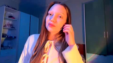 Snapshot of martinwion chatting on September 28, 8:58 pm Emily online show from September 28, 8:58 pm