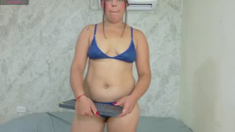 mary_0_ online show from July 25, 1:51 pm