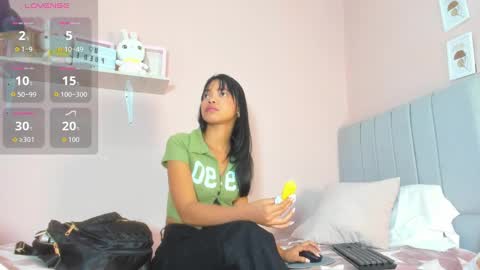 Snapshot of mary_cute9 chatting on September 29, 12:10 pm mary_cute9 online show from September 29, 12:10 pm