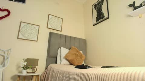 mary_cute9 online show from April 18, 12:18 pm