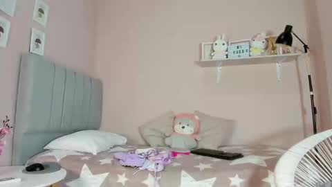 Snapshot of mary_cute9 chatting on October 7, 12:20 pm mary_cute9 online show from October 7, 12:20 pm