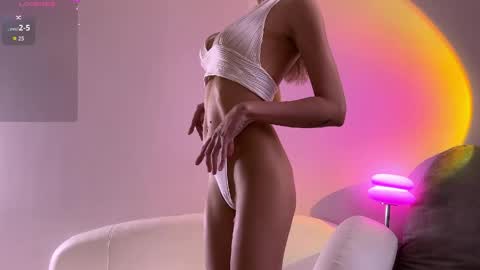 mary_rass online show from April 22, 7:16 am