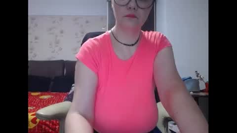 Snapshot of mary_x chatting on January 8, 3:51 am Mary online show from January 8, 3:51 am