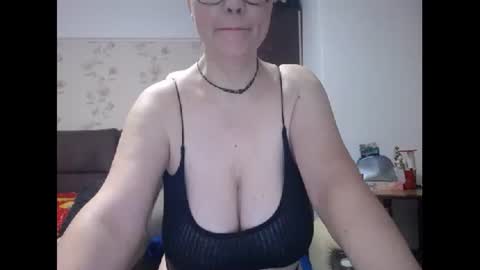 Snapshot of mary_x chatting on January 29, 3:44 am Mary online show from January 29, 3:44 am