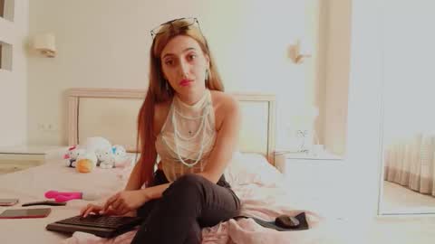 marya442004 online show from November 2, 9:56 am