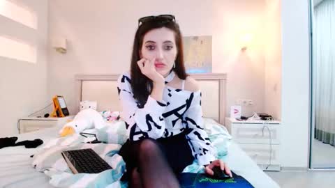 marya442004 online show from November 25, 7:36 pm