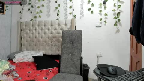 Marycurvy online show from June 4, 8:24 pm