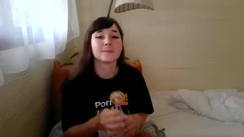 Snapshot of maryhillx chatting on February 4, 1:12 am MaryHill online show from February 4, 1:12 am