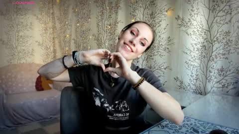 Snapshot of marylou_ chatting on September 18, 8:35 am Mary Lou online show from September 18, 8:35 am