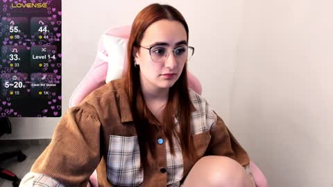 Snapshot of maryluna95 chatting on January 24, 3:00 am Dulce Maria online show from January 24, 3:00 am
