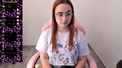 Snapshot of maryluna95 chatting on March 6, 5:03 am Dulce Maria online show from March 6, 5:03 am