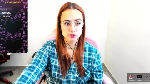 Snapshot of maryluna95 chatting on January 30, 6:54 pm Dulce Maria online show from January 30, 6:54 pm