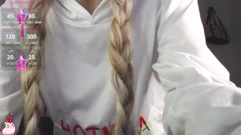 maryly rose online show from December 14, 1:33 am