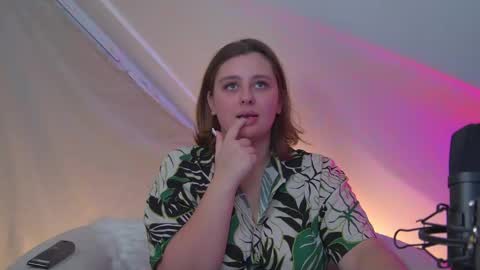 Snapshot of marymurrays chatting on September 29, 6:57 pm MaryMurrays online show from September 29, 6:57 pm