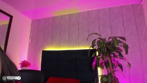 marysofff online show from December 3, 7:33 am