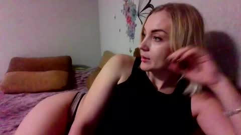 Snapshot of maryyemm chatting on January 5, 4:16 pm maryyemm online show from January 5, 4:16 pm