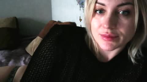 Snapshot of maryyemm chatting on January 14, 10:38 am maryyemm online show from January 14, 10:38 am