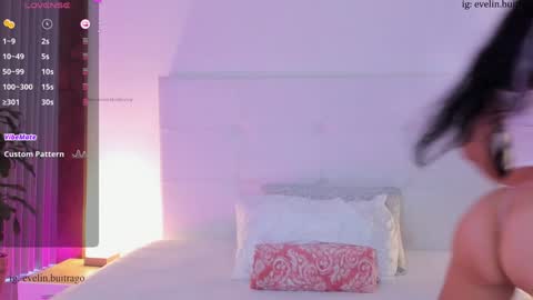 Snapshot of massivecockfuckbunny chatting on January 19, 5:39 pm Eve Independent model online show from January 19, 5:39 pm