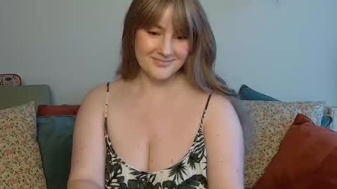 mathilde_solveig online show from November 10, 11:27 am