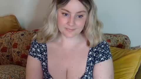 mathilde_solveig online show from January 24, 6:35 pm