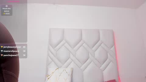 ISABEL online show from October 4, 11:53 pm