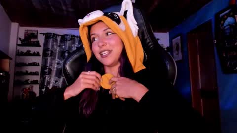 Snapshot of mavis_fuentes chatting on October 9, 11:20 pm Hilary online show from October 9, 11:20 pm