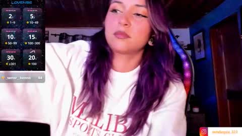 Snapshot of mavis_fuentes chatting on October 14, 11:51 pm Hilary online show from October 14, 11:51 pm