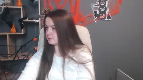 MavkaCute online show from November 3, 7:18 pm