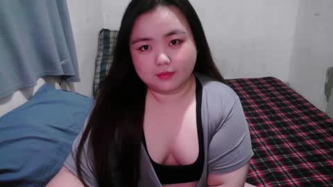 Snapshot of maxie_cat chatting on January 21, 11:46 am Maxie online show from January 21, 11:46 am