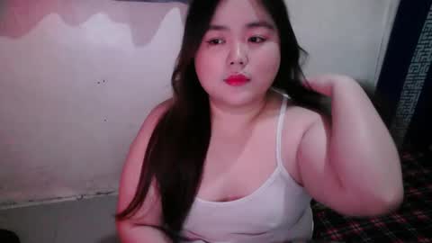Snapshot of maxie_cat chatting on December 13, 12:28 pm Maxie online show from December 13, 12:28 pm