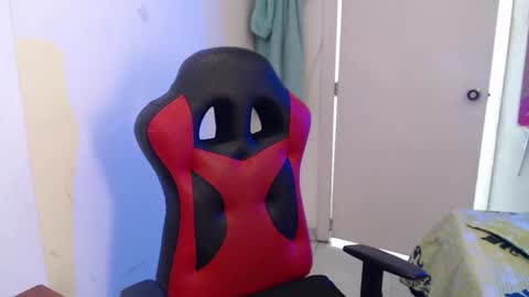 maxinesex_ online show from March 3, 2:34 pm