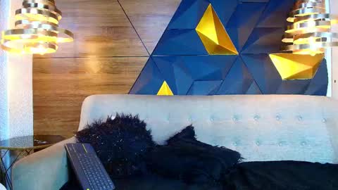 Snapshot of maxx_caprice chatting on October 1, 12:21 pm gabby online show from October 1, 12:21 pm