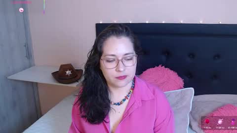 Snapshot of may_bloom chatting on October 8, 2:16 am May online show from October 8, 2:16 am