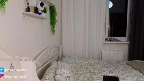 Maya online show from November 28, 4:04 am