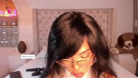Snapshot of maya_blue_ chatting on October 12, 3:53 am Maya online show from October 12, 3:53 am