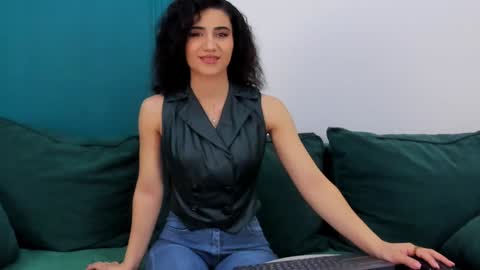 Snapshot of maya_rogerss chatting on February 5, 2:05 pm Maya online show from February 5, 2:05 pm
