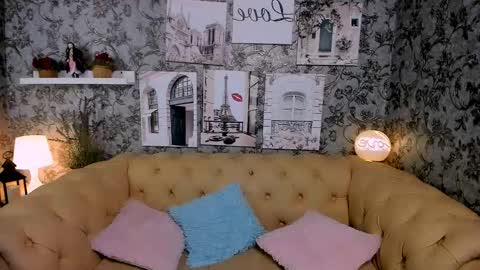 maya_winters online show from May 22, 11:08 am