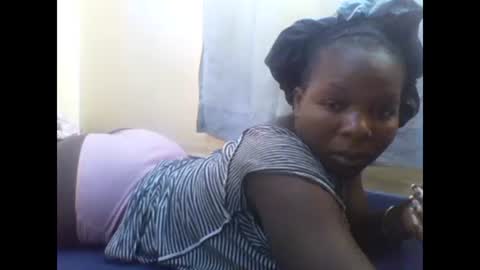 Snapshot of mayah_sexy chatting on January 14, 5:40 am mayah_sexy online show from January 14, 5:40 am