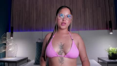 mayalee_ online show from May 11, 1:24 pm