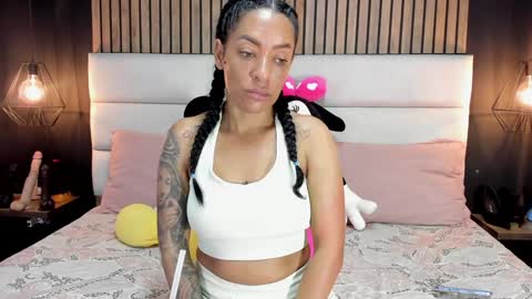 Snapshot of mayarusell01 chatting on January 27, 11:22 am Nicolle Ruselle Hello my lovely schedule for great fun from 630 am and end 800 pm Colombian time I wait for you online show from January 27, 11:22 am