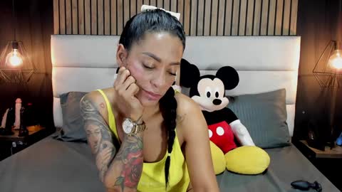 Snapshot of mayarusell01 chatting on February 5, 9:18 pm Nicolle Ruselle Hello my lovely schedule for great fun from 630 am and end 800 pm Colombian time I wait for you online show from February 5, 9:18 pm