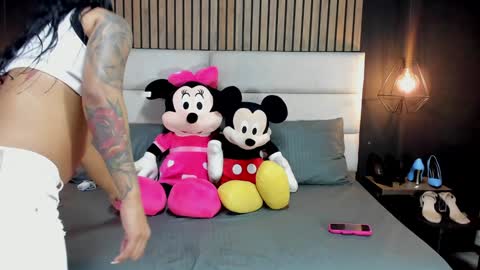 Snapshot of mayarusell01 chatting on February 6, 11:09 am Nicolle Ruselle Hello my lovely schedule for great fun from 630 am and end 800 pm Colombian time I wait for you online show from February 6, 11:09 am