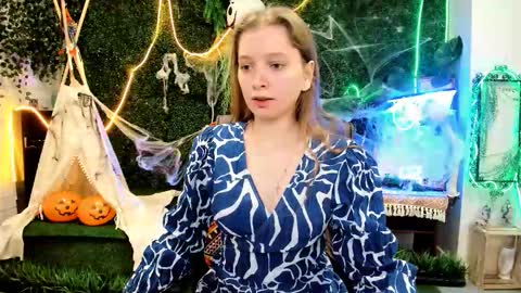 Snapshot of mayasinabon chatting on October 18, 9:01 am mayasinabon online show from October 18, 9:01 am