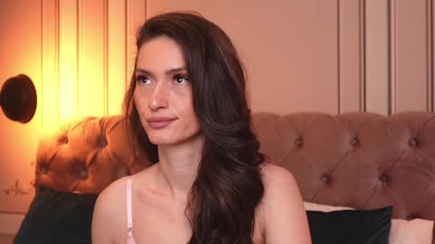Snapshot of mayavixxen chatting on January 24, 2:49 am MayaVixxen online show from January 24, 2:49 am